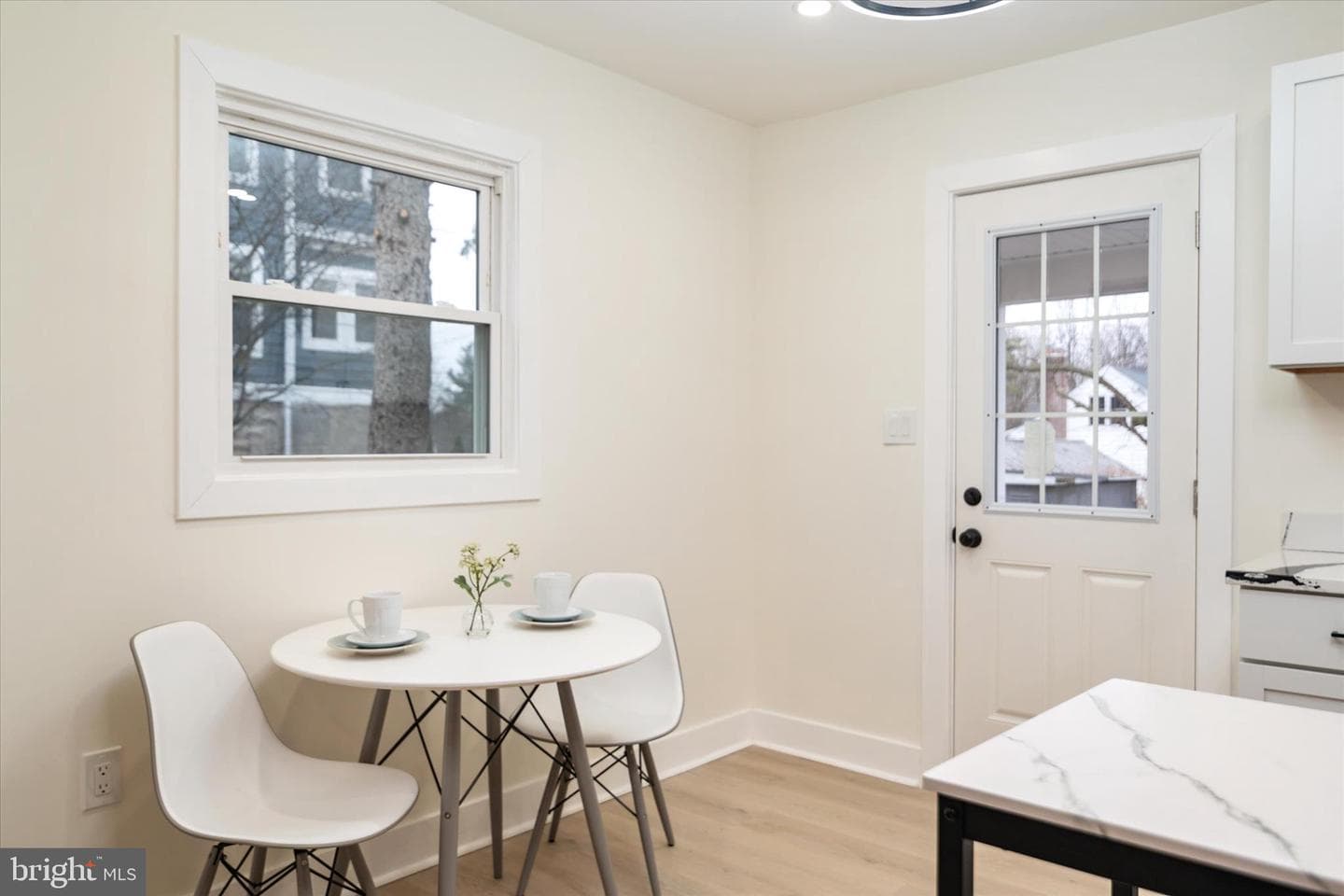 36 E George Street photo 11