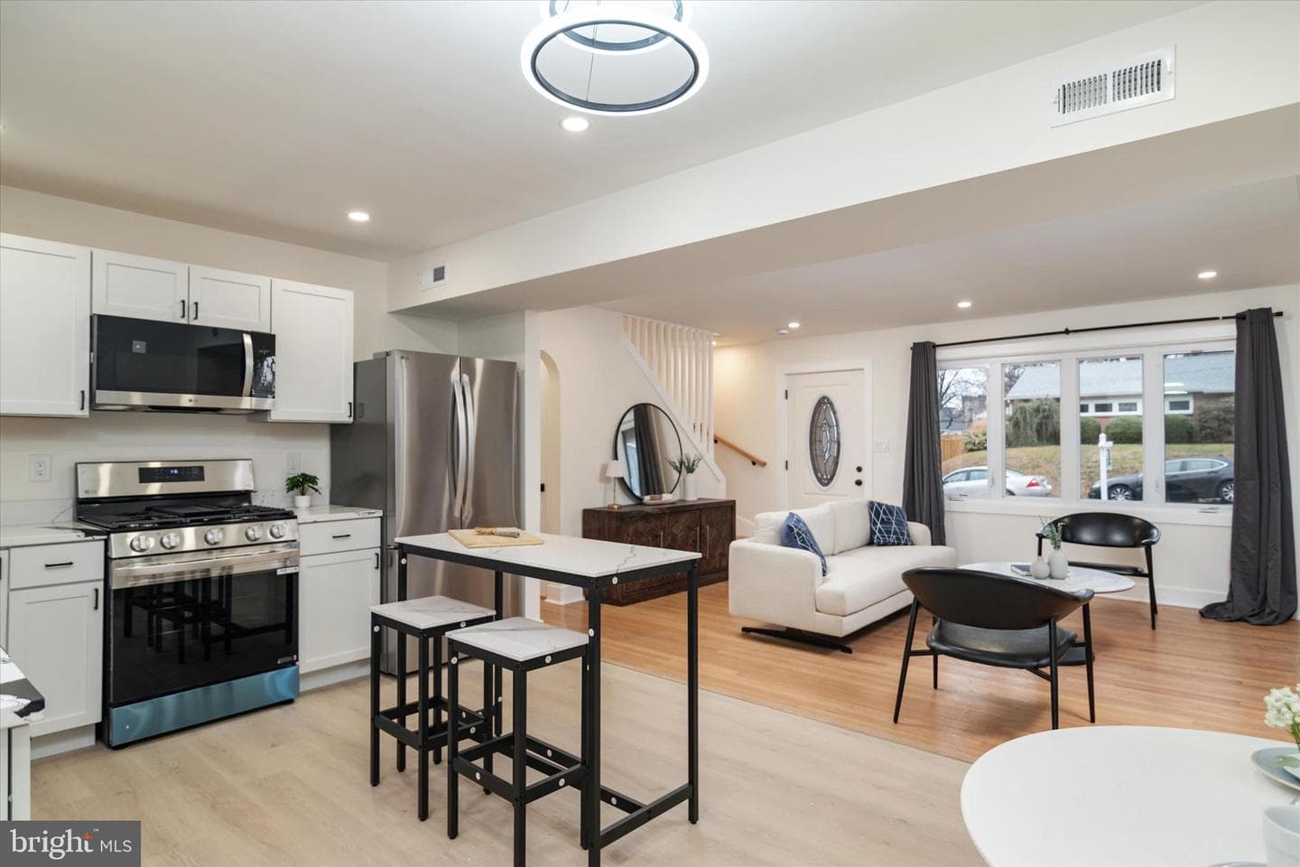 36 E George Street photo 12