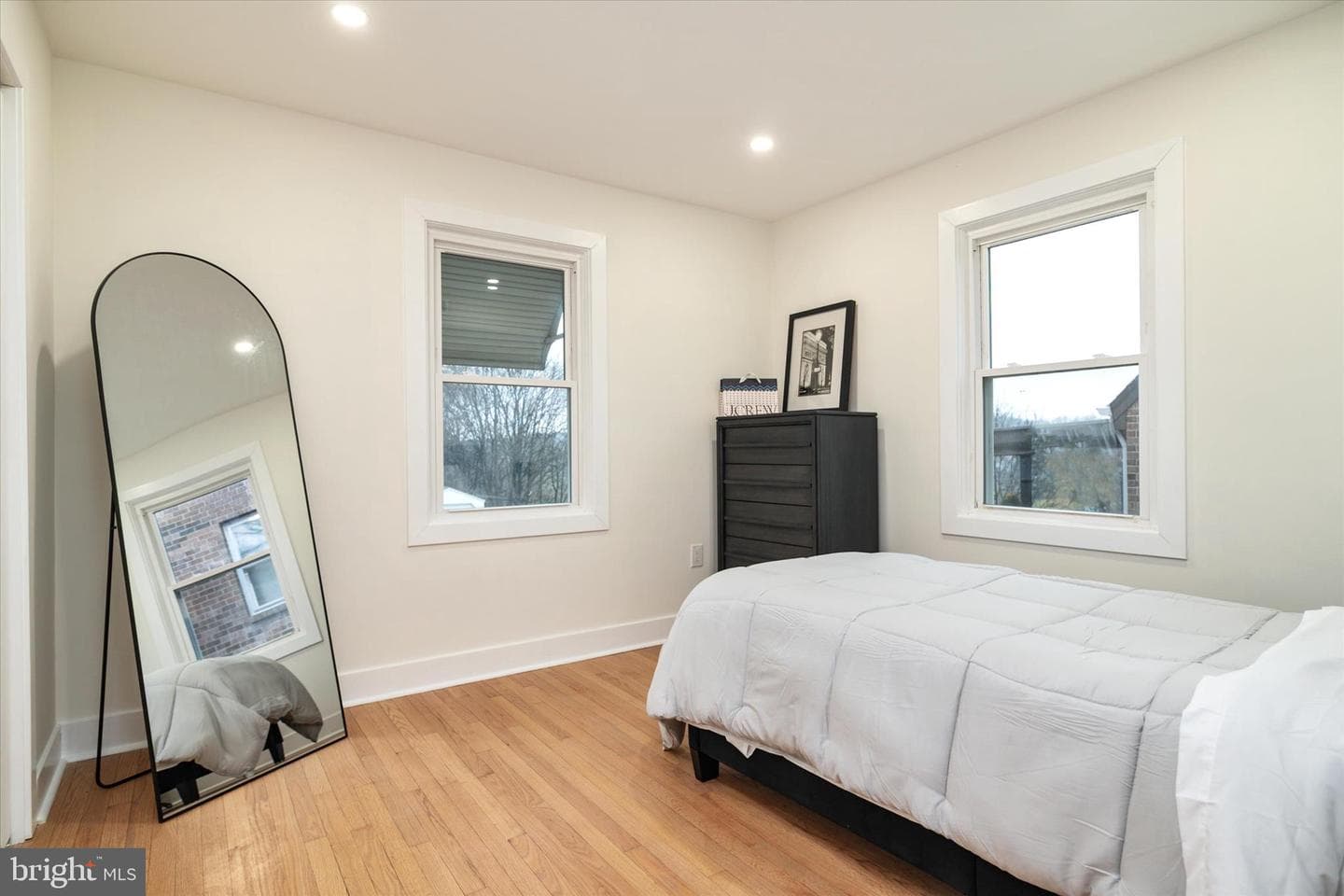 36 E George Street photo 13