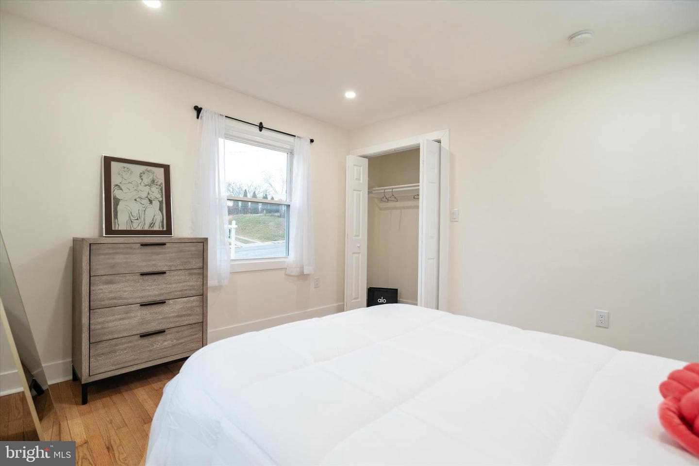 36 E George Street photo 16