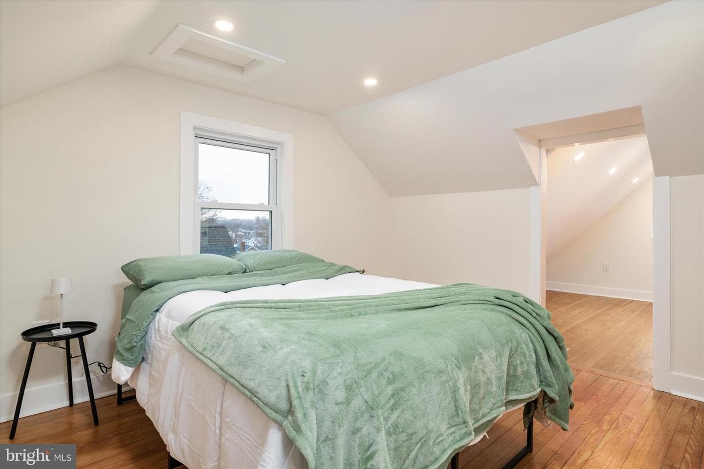 36 E George Street photo 20