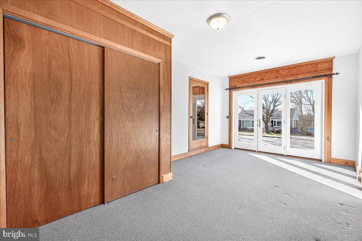 701 Park Avenue photo 23