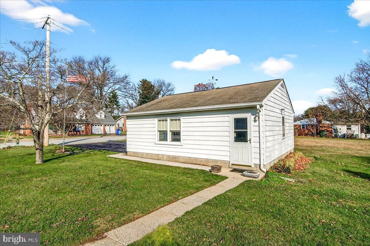 701 Park Avenue photo 3