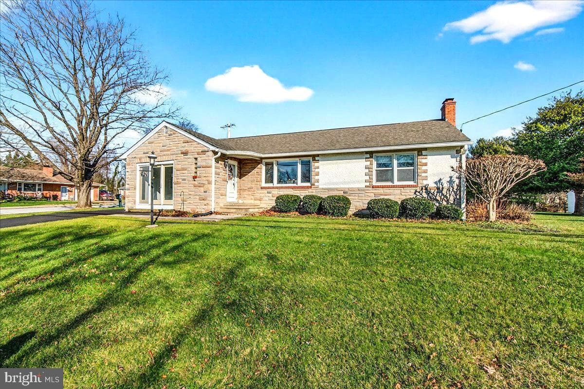 701 Park Avenue photo 34