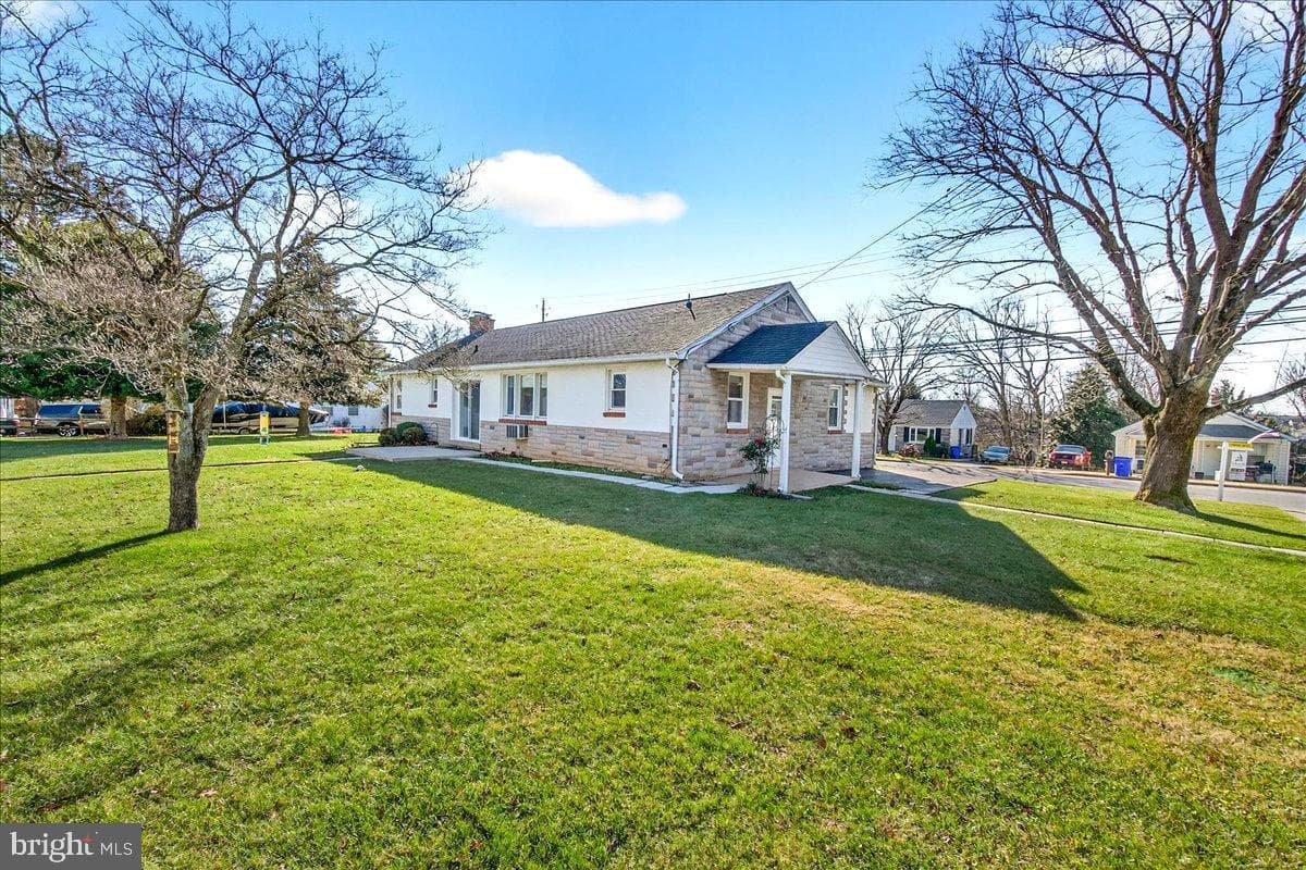701 Park Avenue photo 38