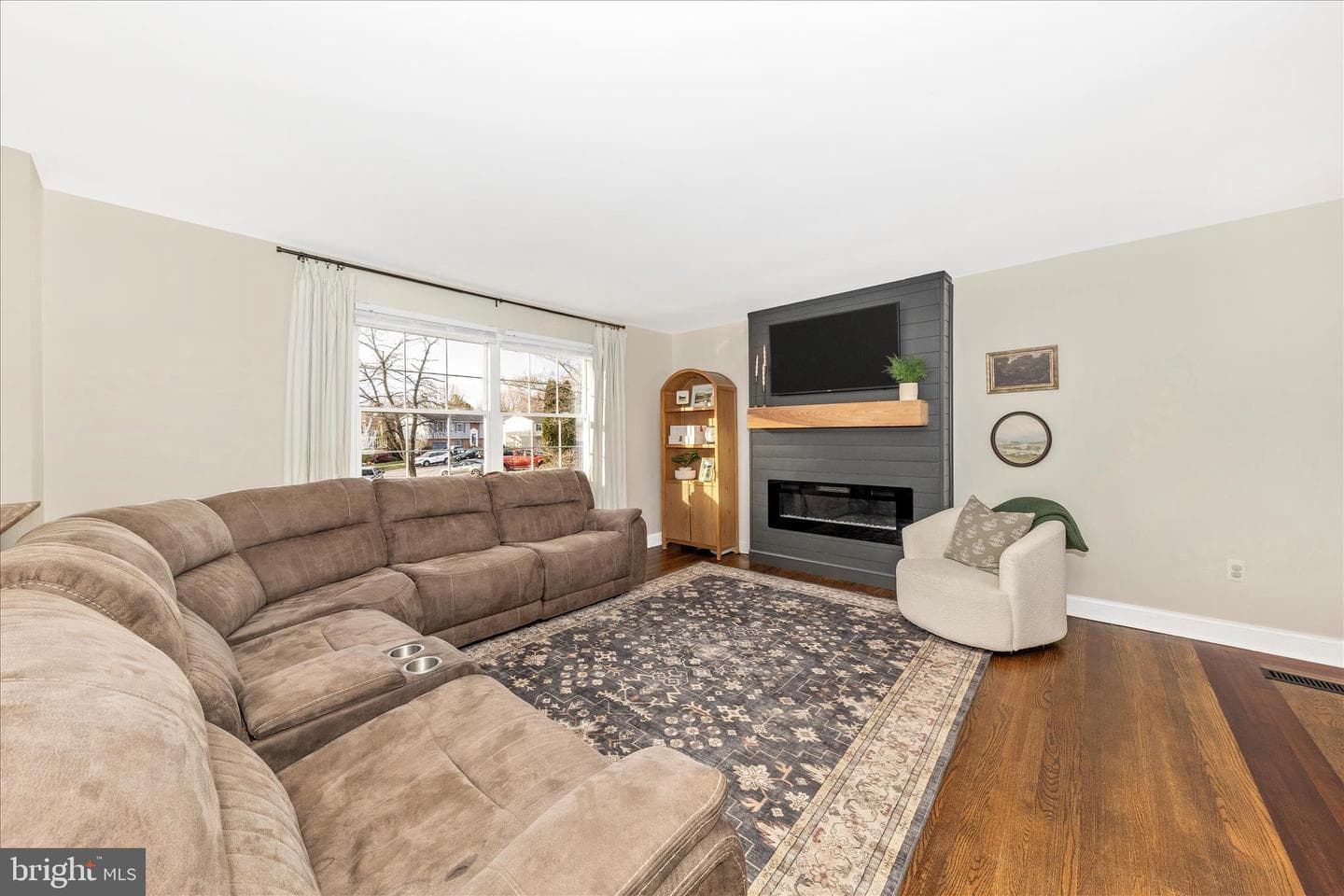 107 Brookview Court photo 3