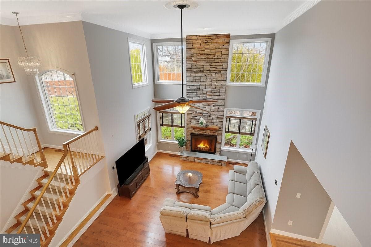 615 Thornbury Court photo 24
