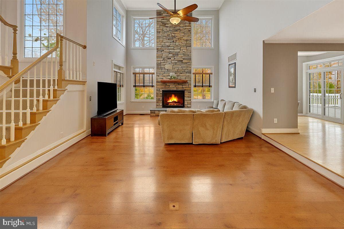 615 Thornbury Court photo 25