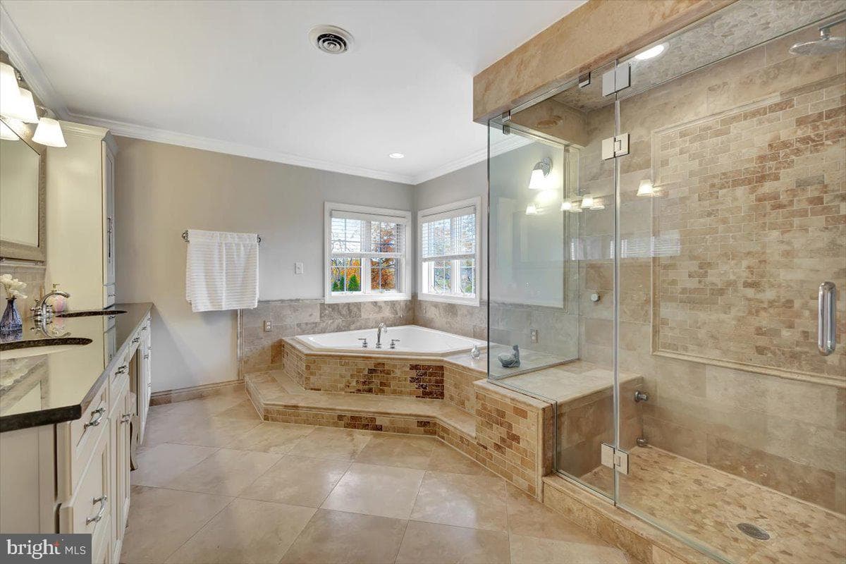 615 Thornbury Court photo 47