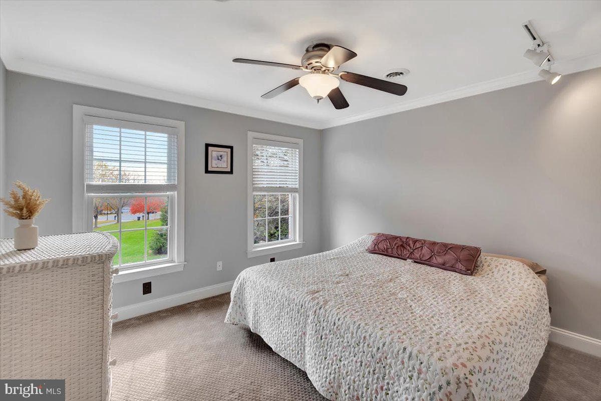 615 Thornbury Court photo 56
