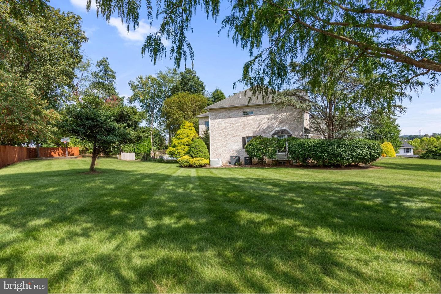 615 Thornbury Court photo 79
