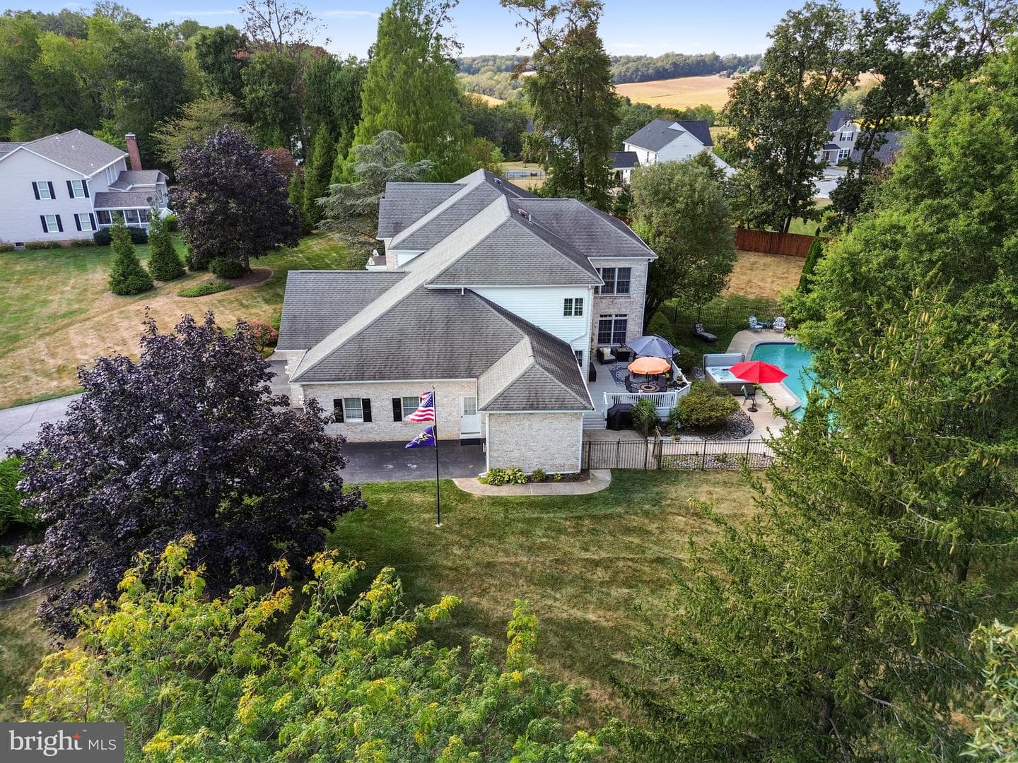 615 Thornbury Court photo 80