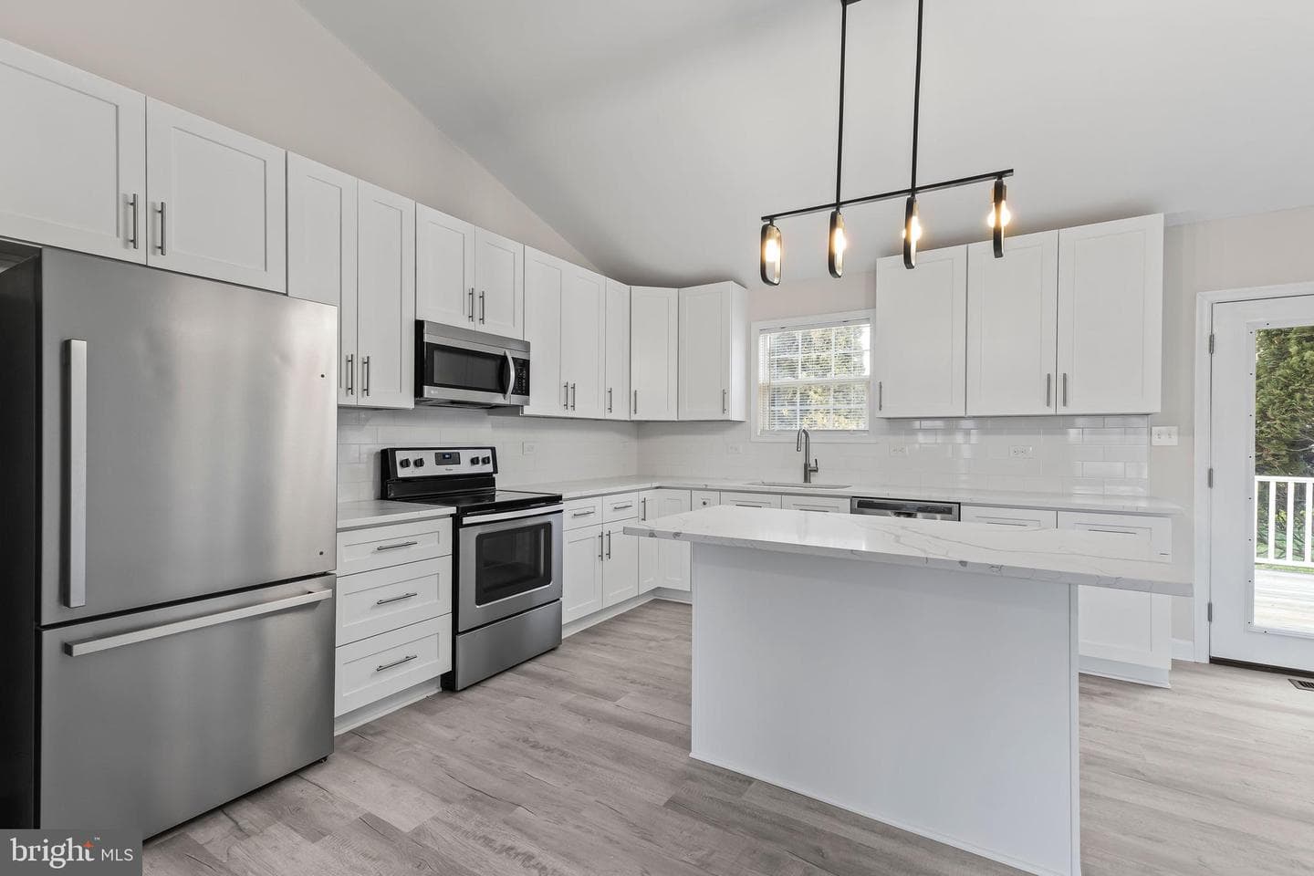 547 Kenan Street photo 3