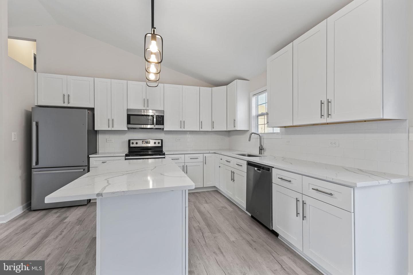 547 Kenan Street photo 5