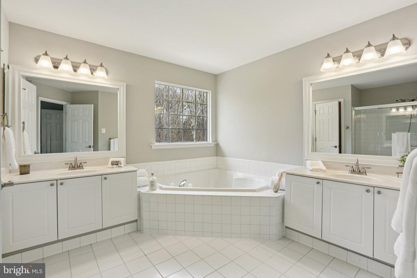 822 Mayfair Way photo 31