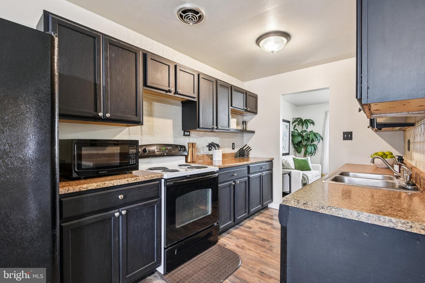 827 Johahn Drive photo 6
