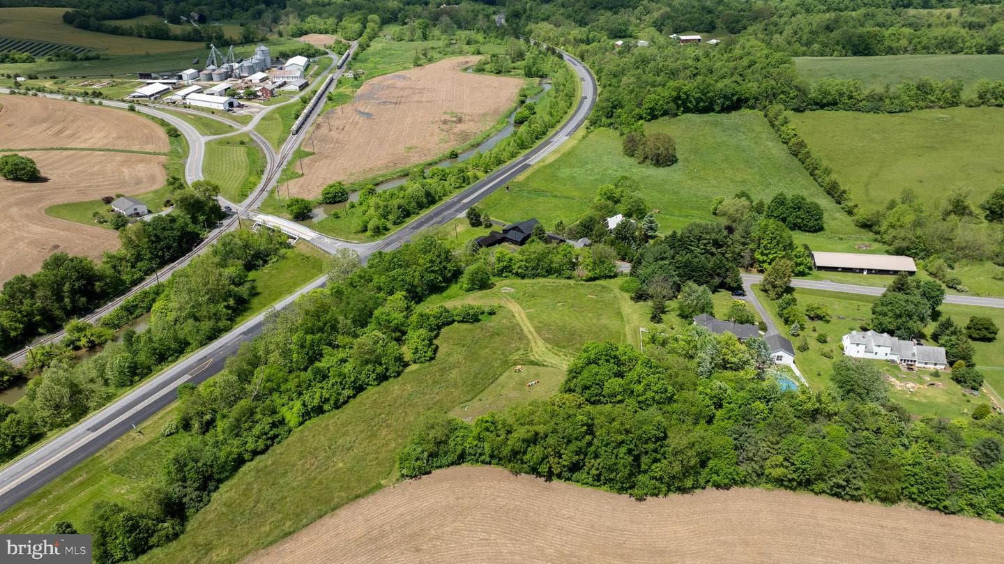 Stem Road photo 52