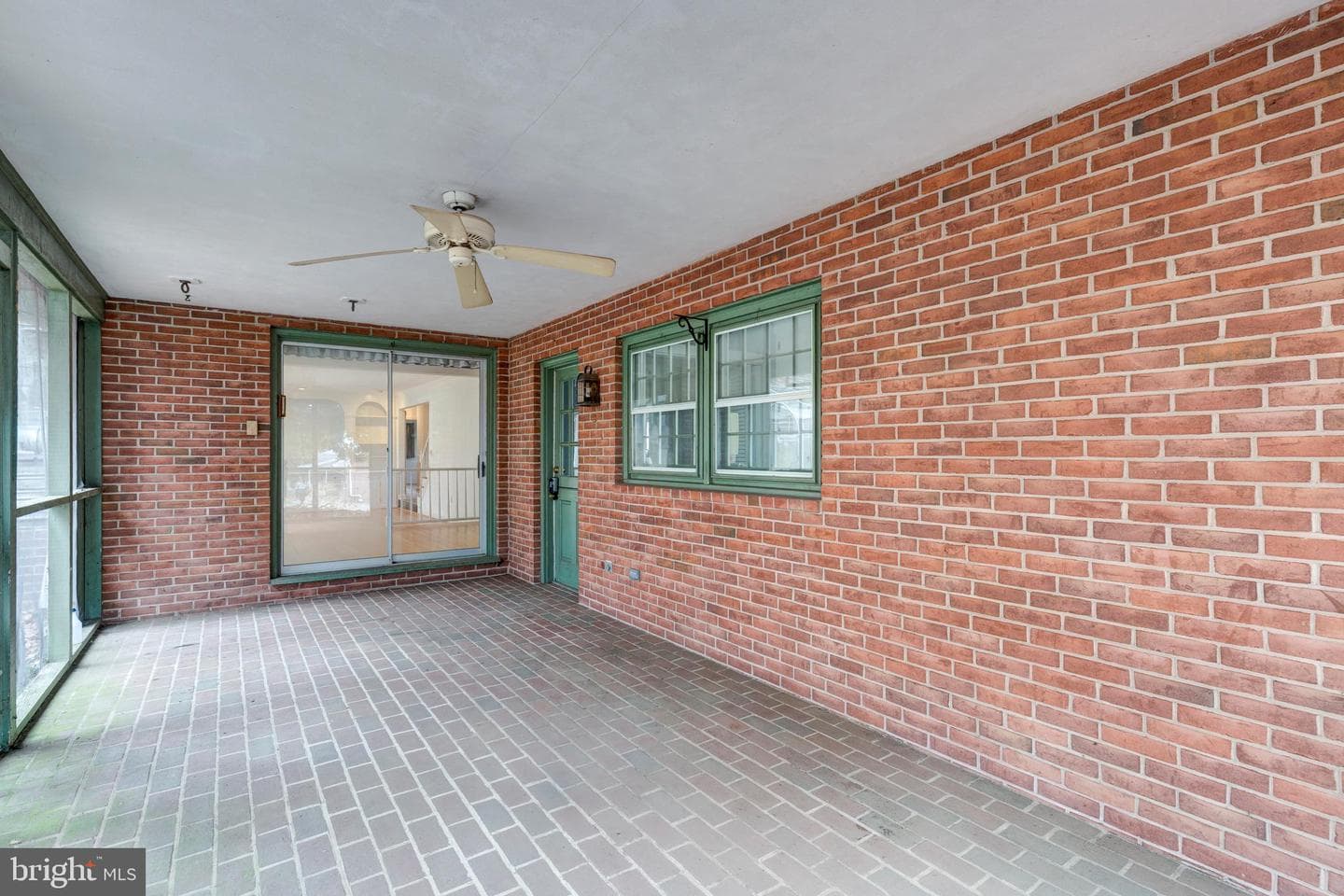 642 Denton Drive N photo 19