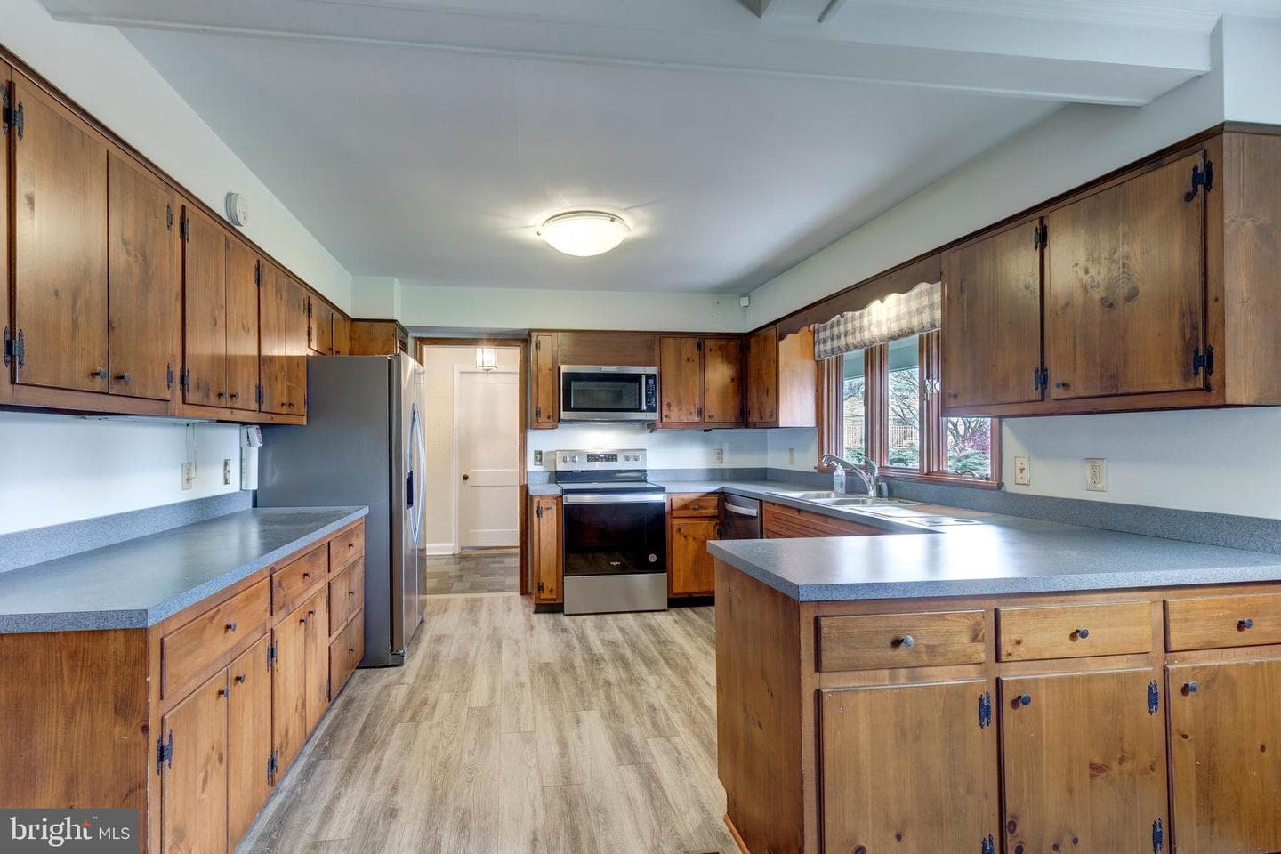 642 Denton Drive N photo 25