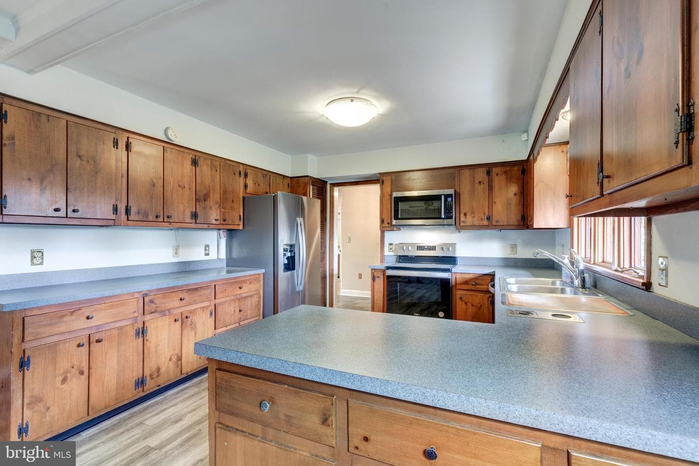 642 Denton Drive N photo 26