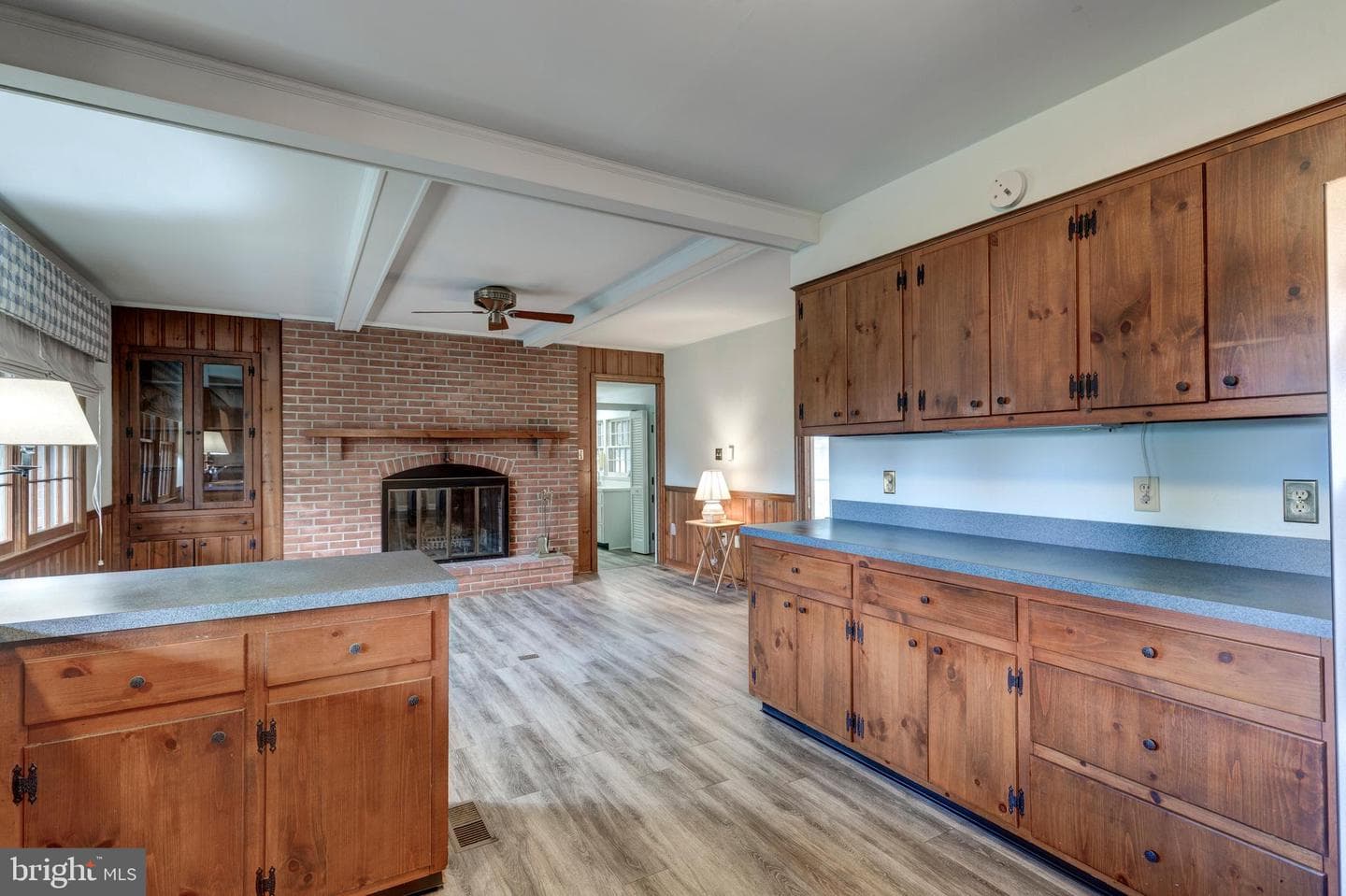 642 Denton Drive N photo 27