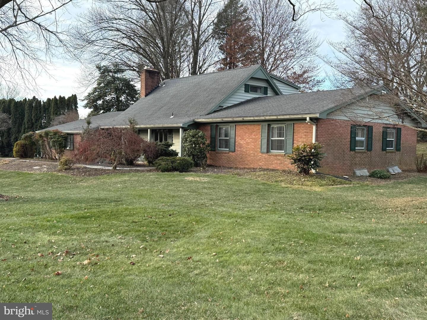 642 Denton Drive N photo 3
