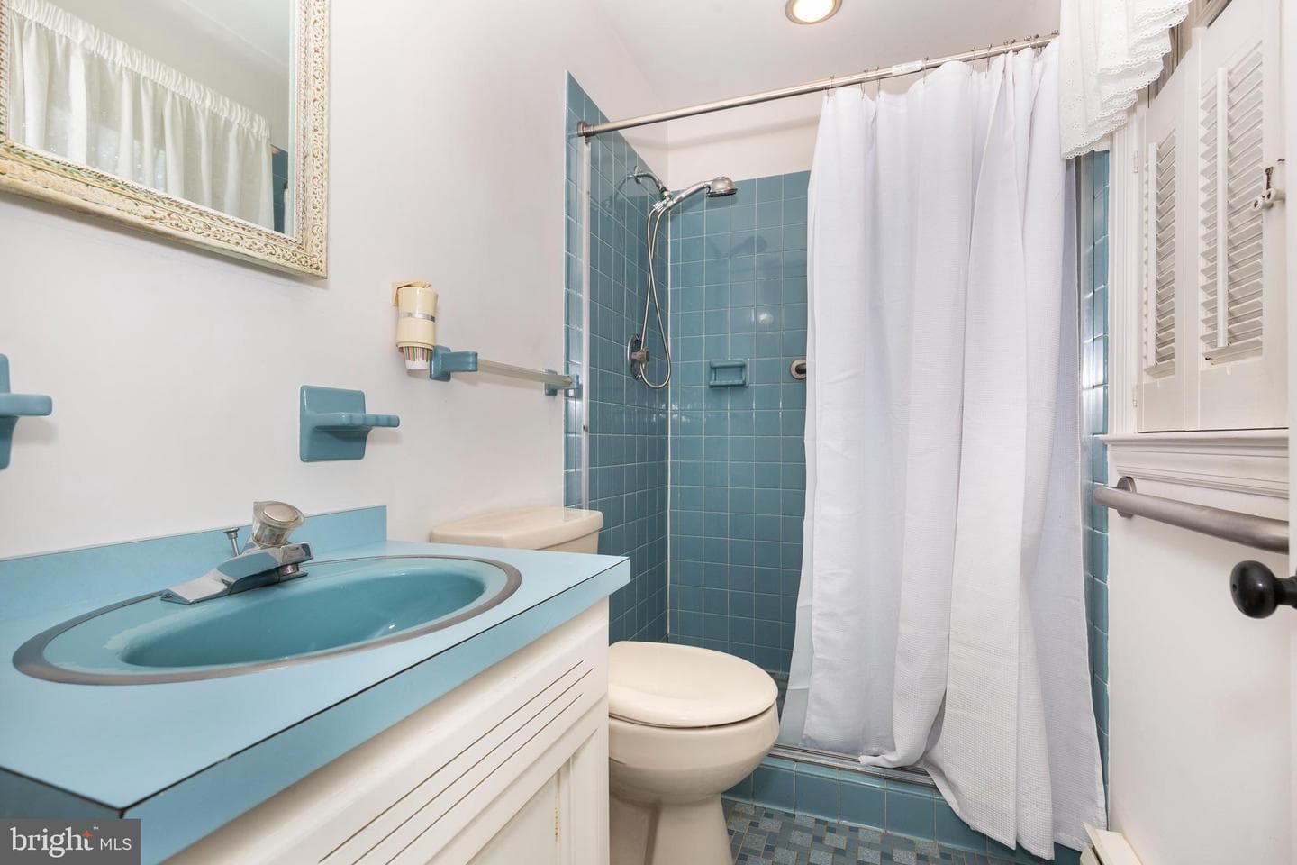 642 Denton Drive N photo 37