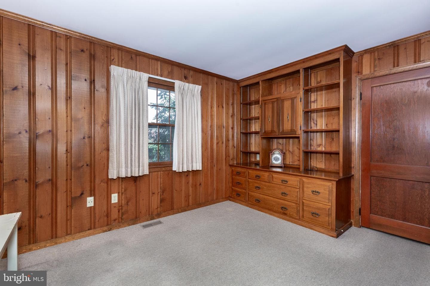 642 Denton Drive N photo 38