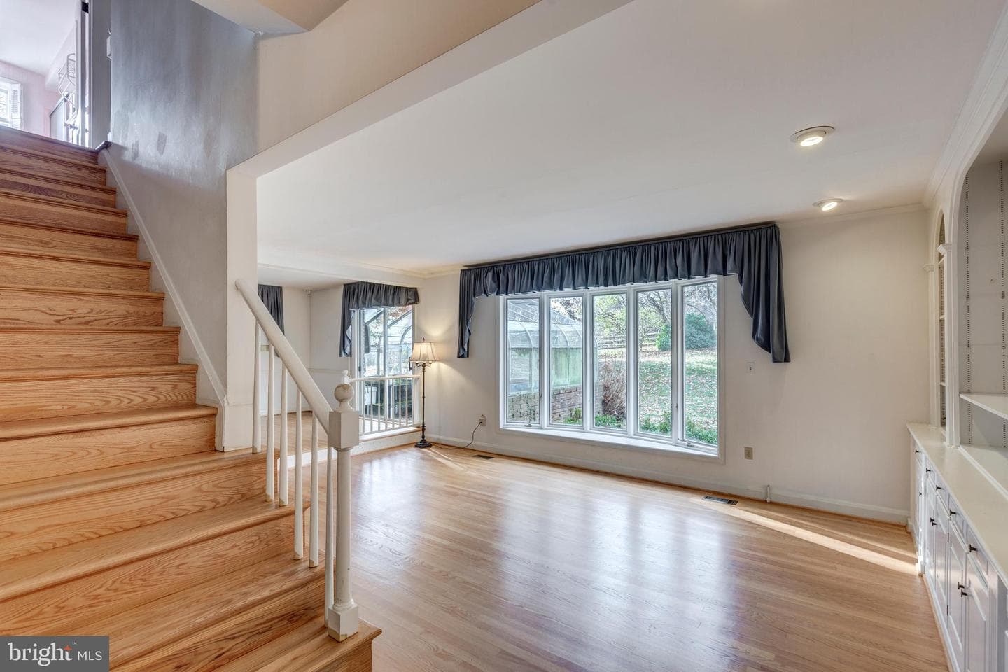 642 Denton Drive N photo 42