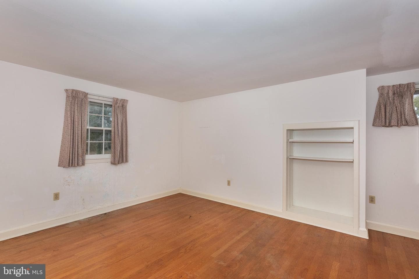 642 Denton Drive N photo 46