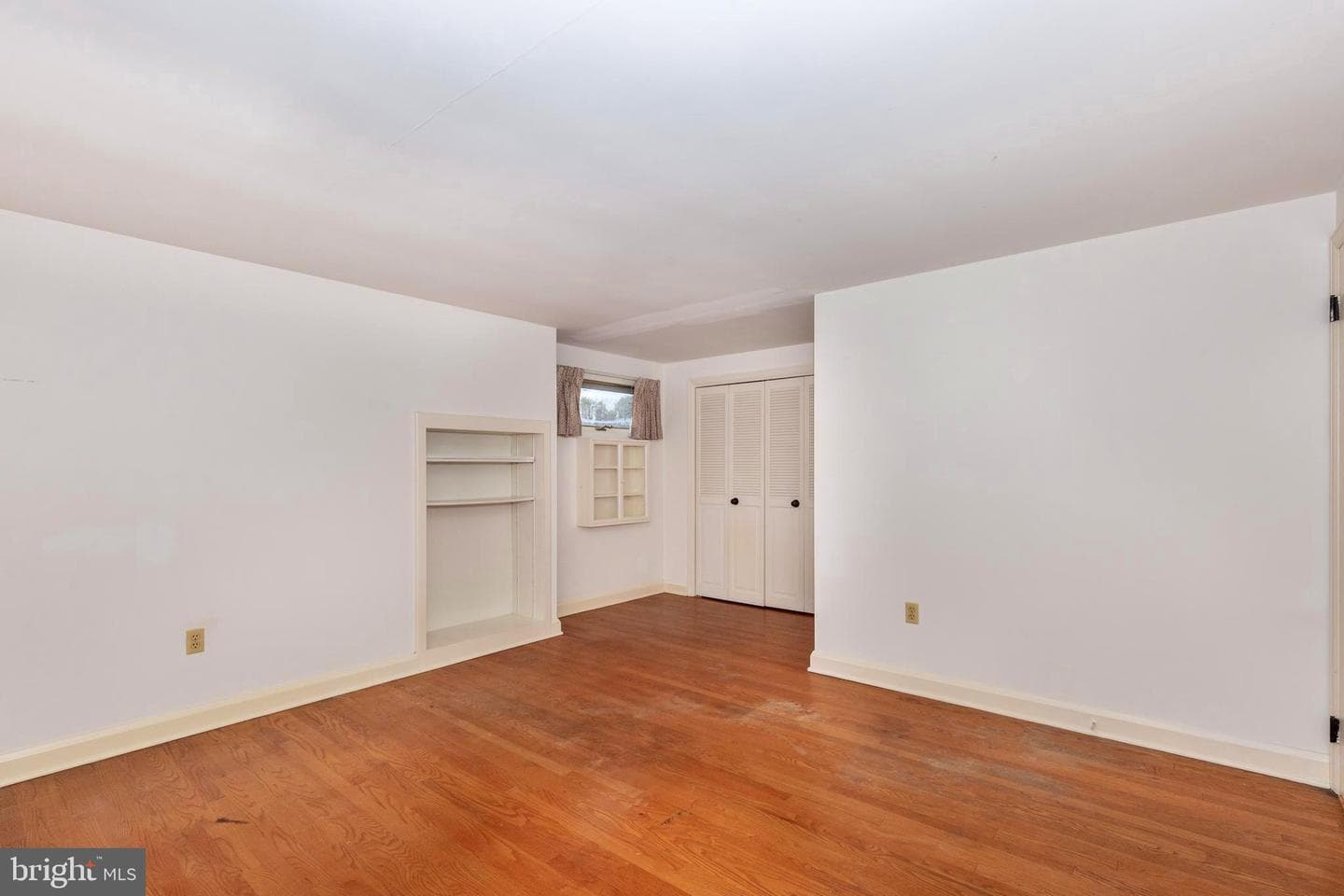642 Denton Drive N photo 47