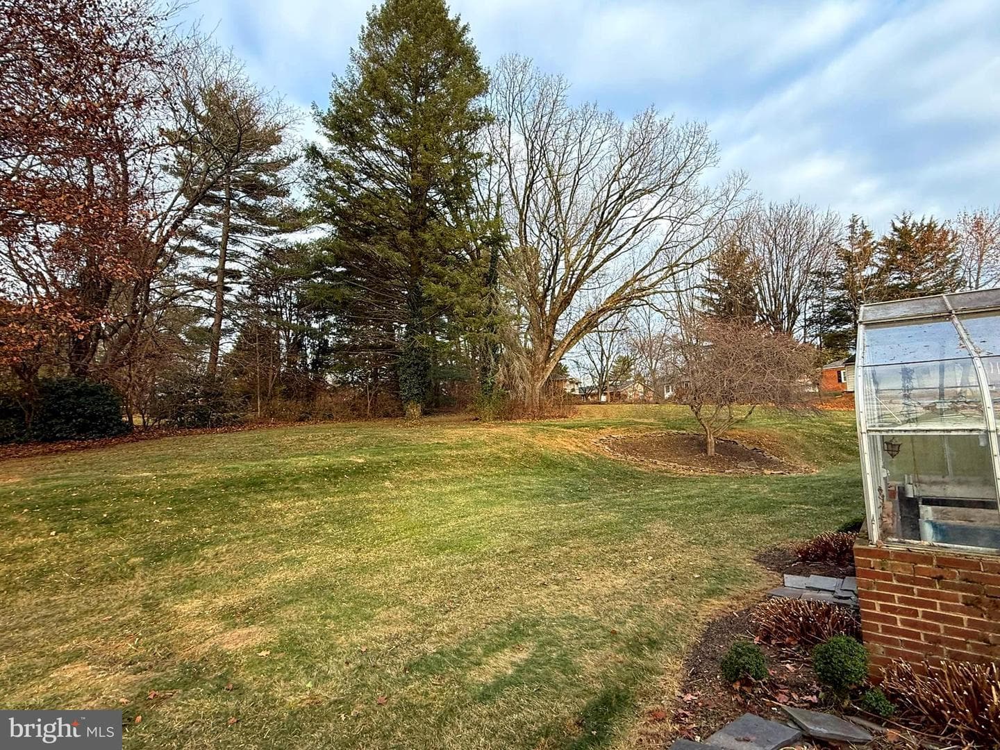 642 Denton Drive N photo 68