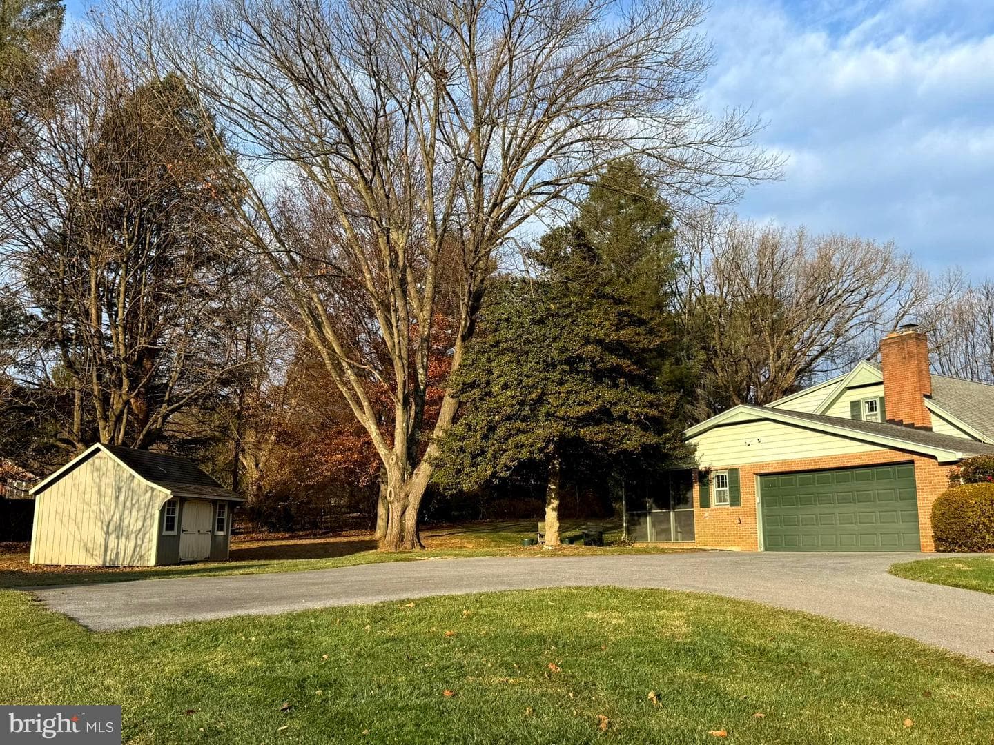 642 Denton Drive N photo 9