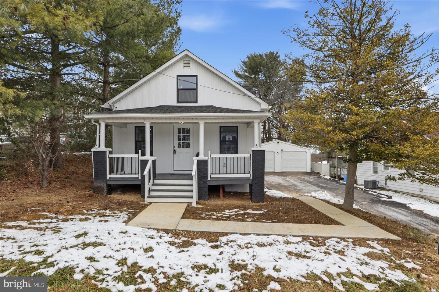 32 Sullivan Avenue photo 2