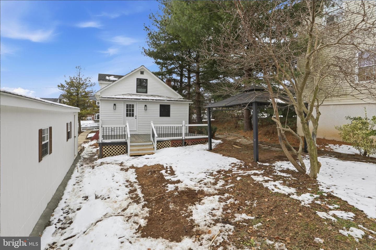 32 Sullivan Avenue photo 24