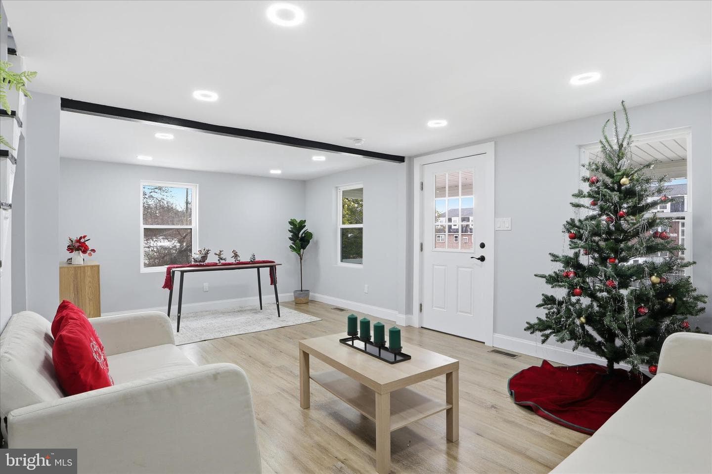 32 Sullivan Avenue photo 6
