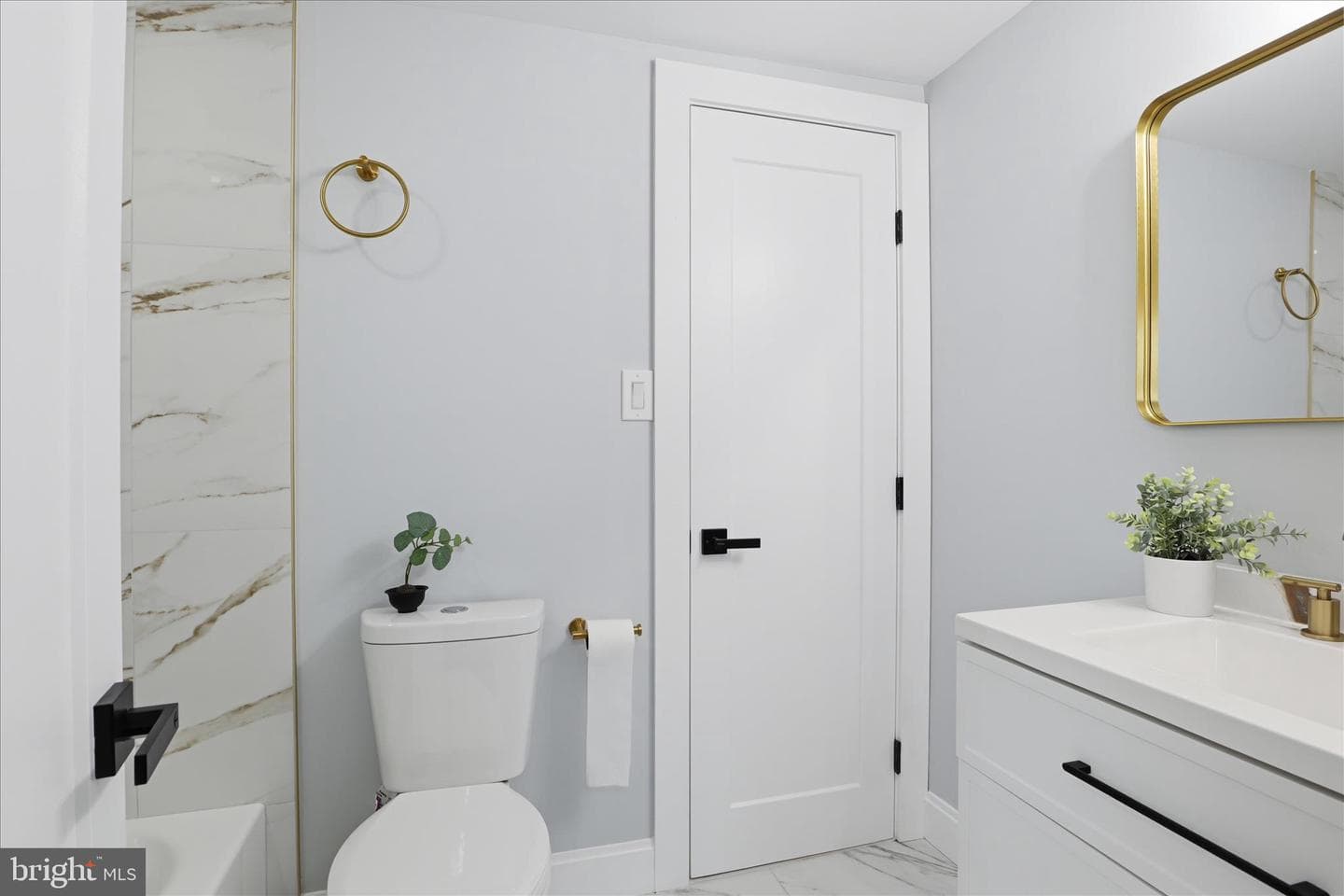 32 Sullivan Avenue photo 9