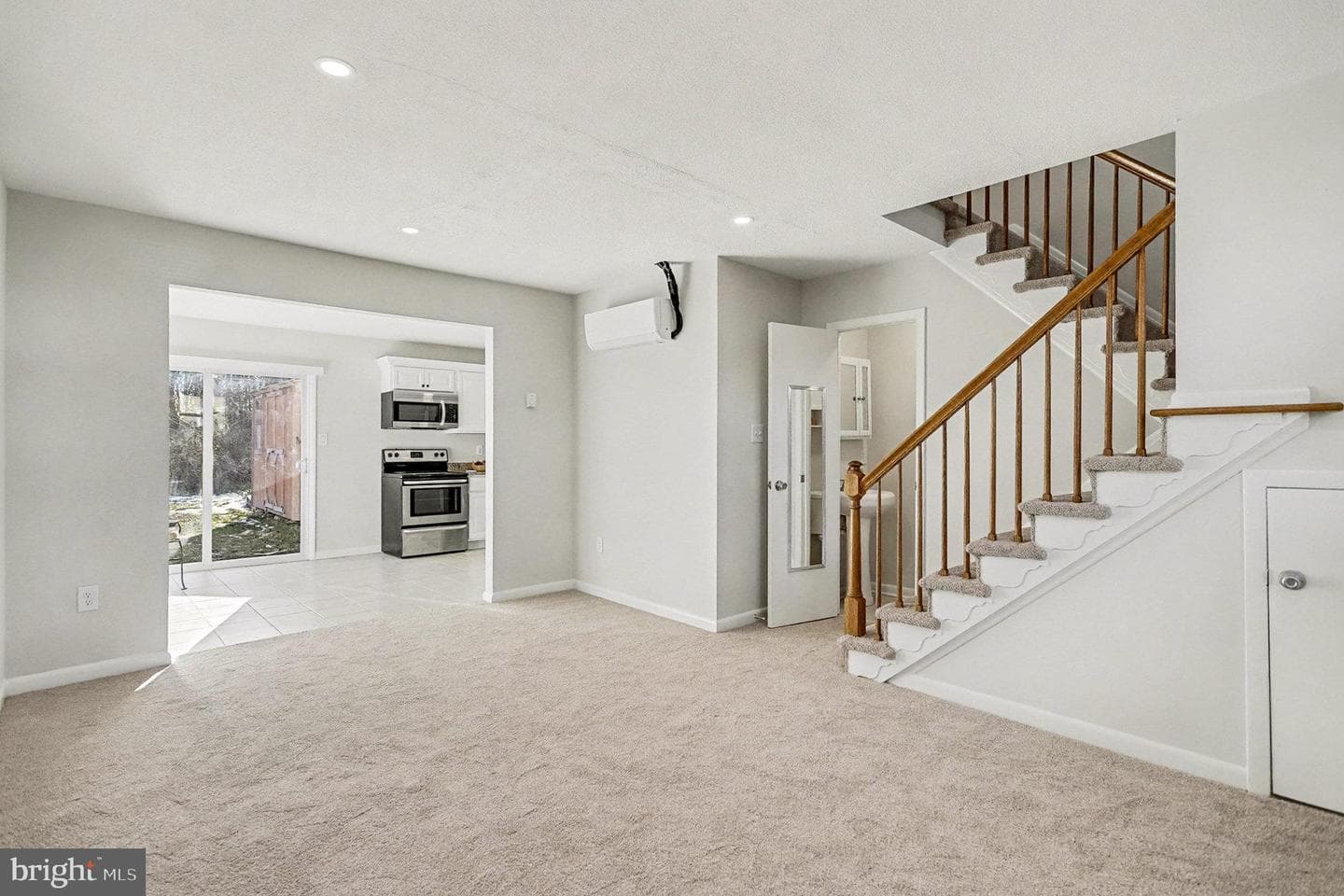 105 Carnival Drive photo 11