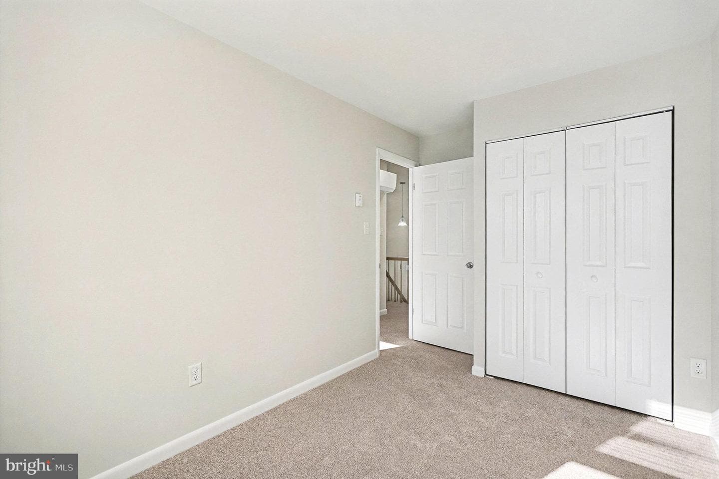 105 Carnival Drive photo 21