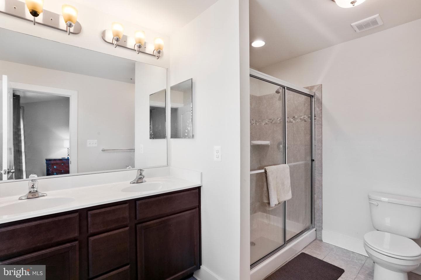 2719 Town View Circle photo 10