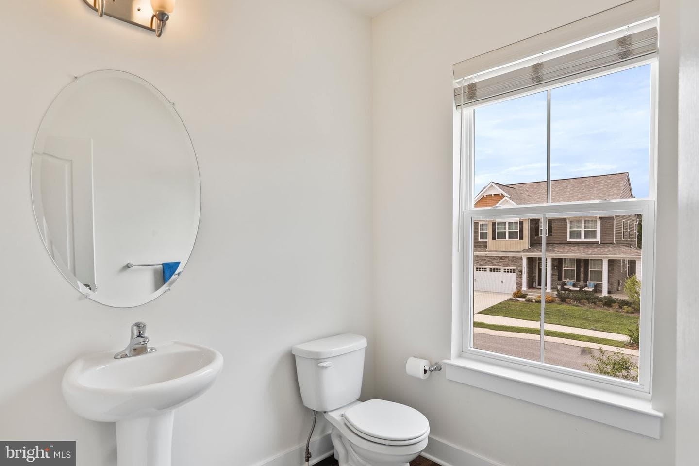 2719 Town View Circle photo 8