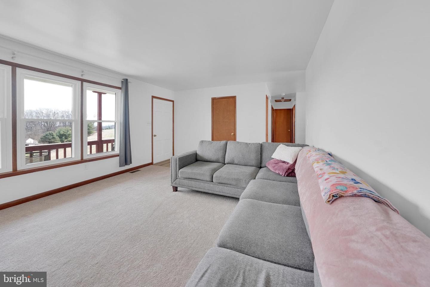 3036 Crown Circle photo 2