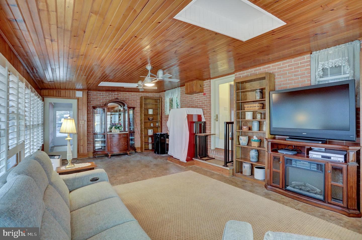 1209 Woodland Court photo 13