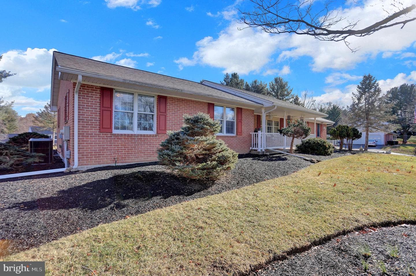 1209 Woodland Court photo 2