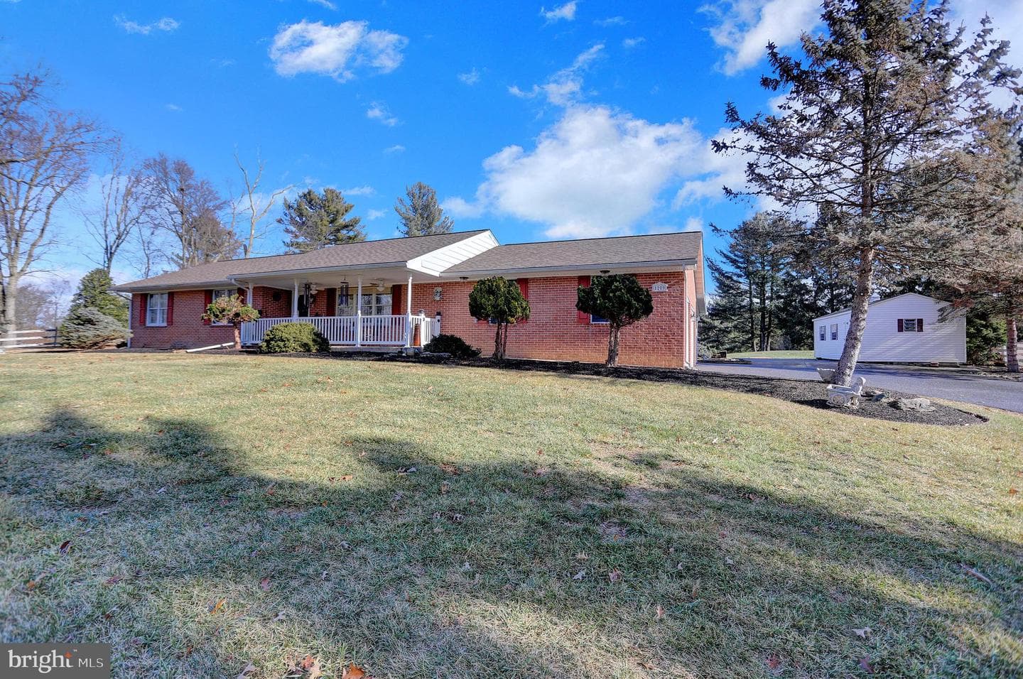 1209 Woodland Court photo 3