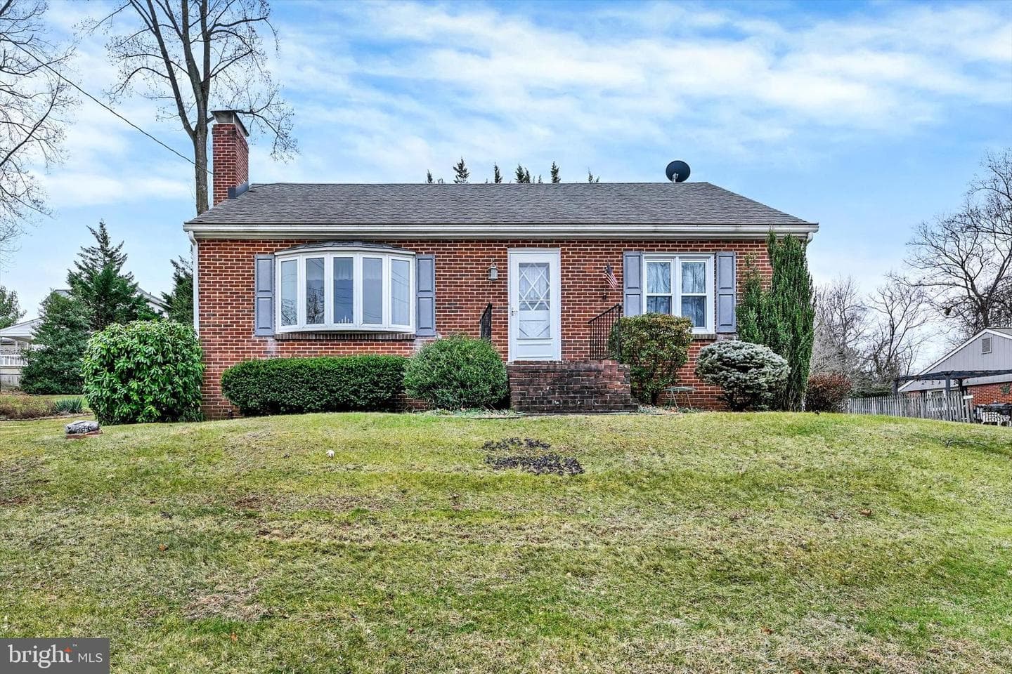 135 Smith Avenue photo 1