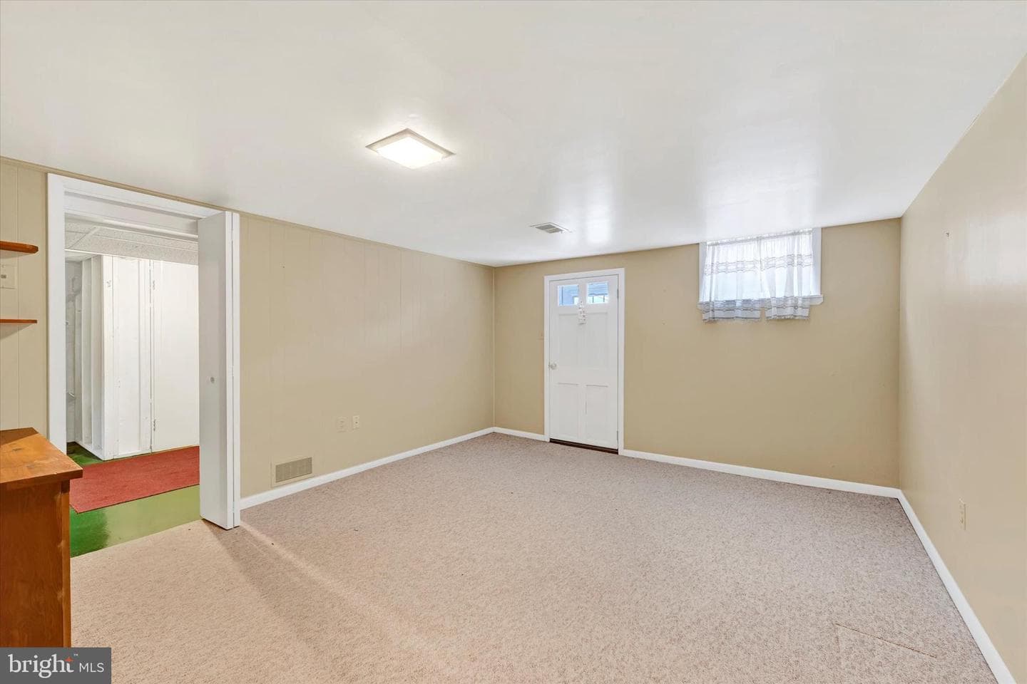 135 Smith Avenue photo 18