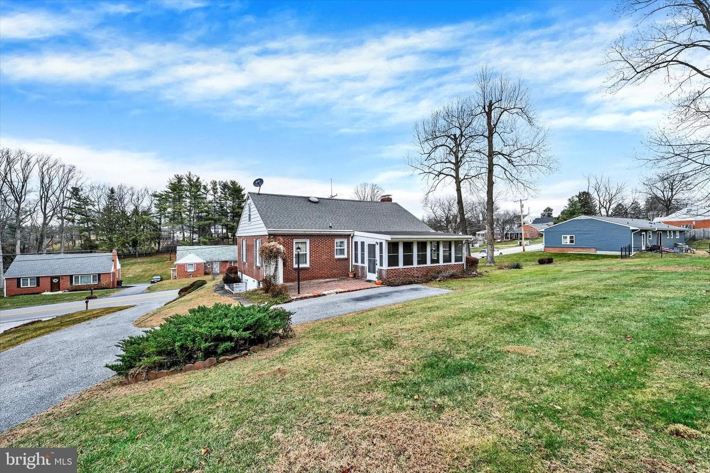 135 Smith Avenue photo 25