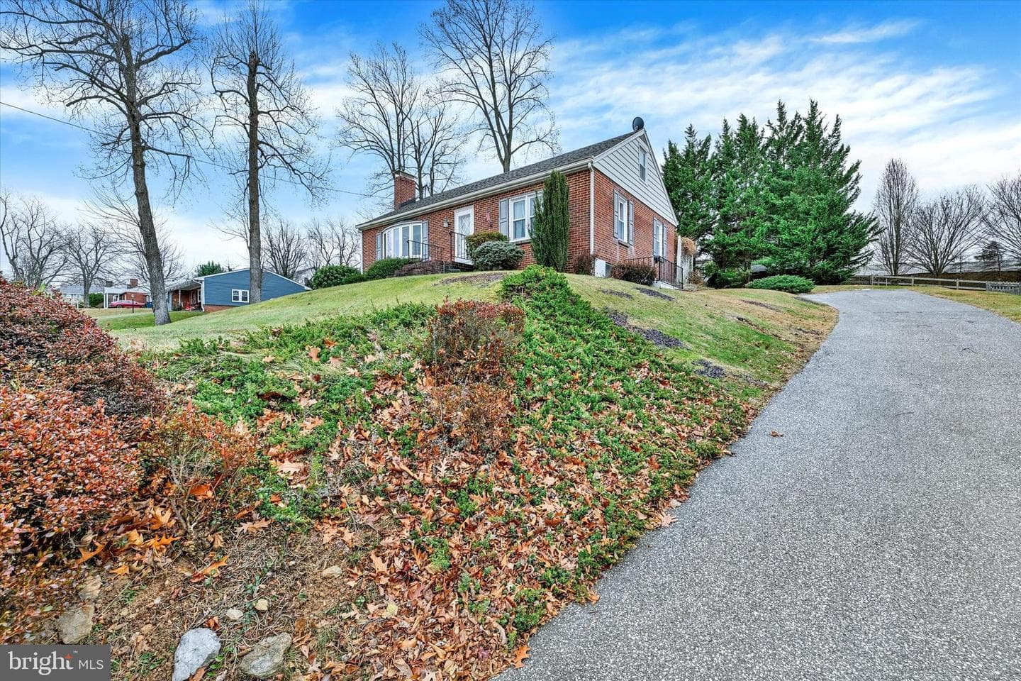 135 Smith Avenue photo 28