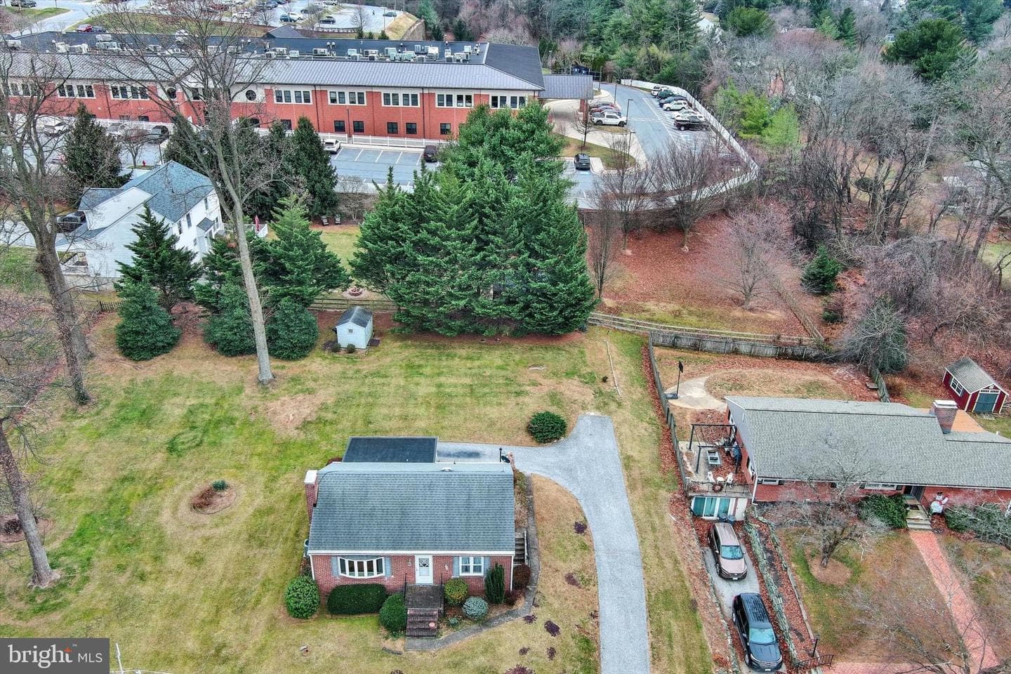 135 Smith Avenue photo 37